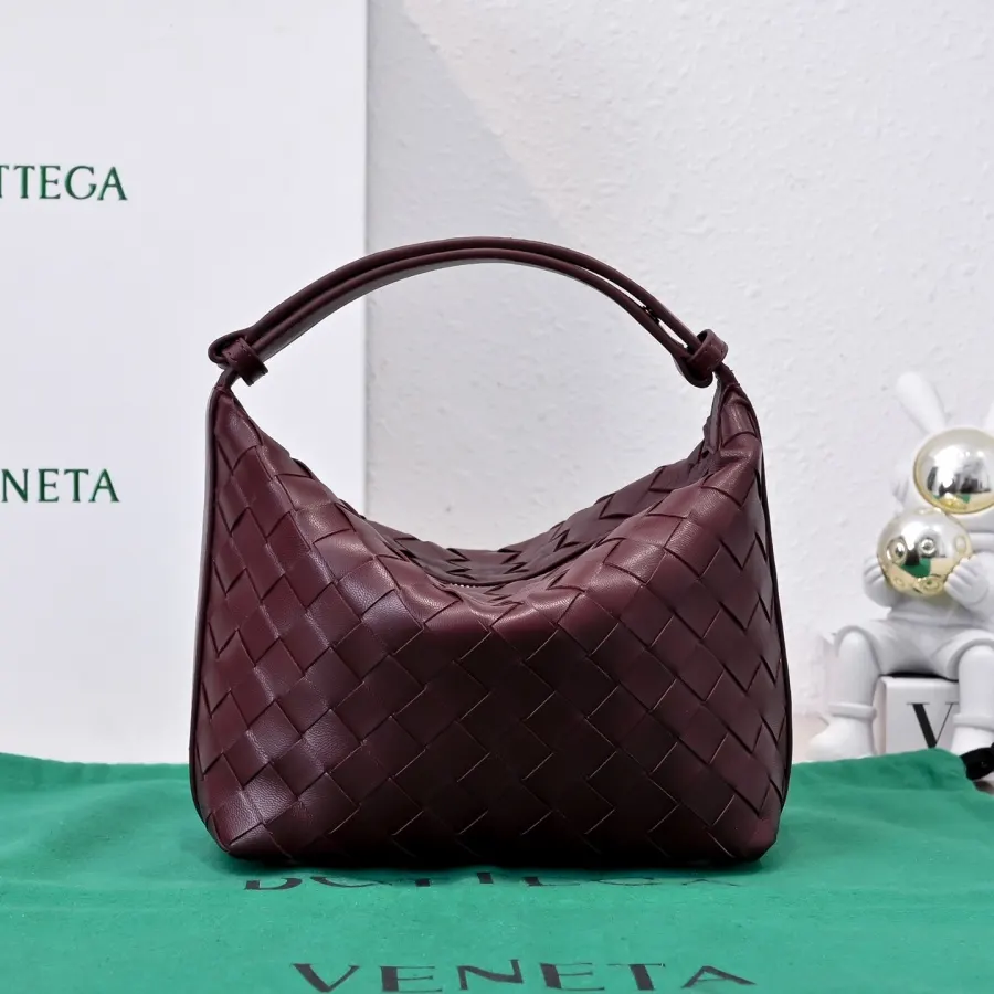 BV Woven Bag Gallery Highlights for Soft Shoulder Bags — catalog photo