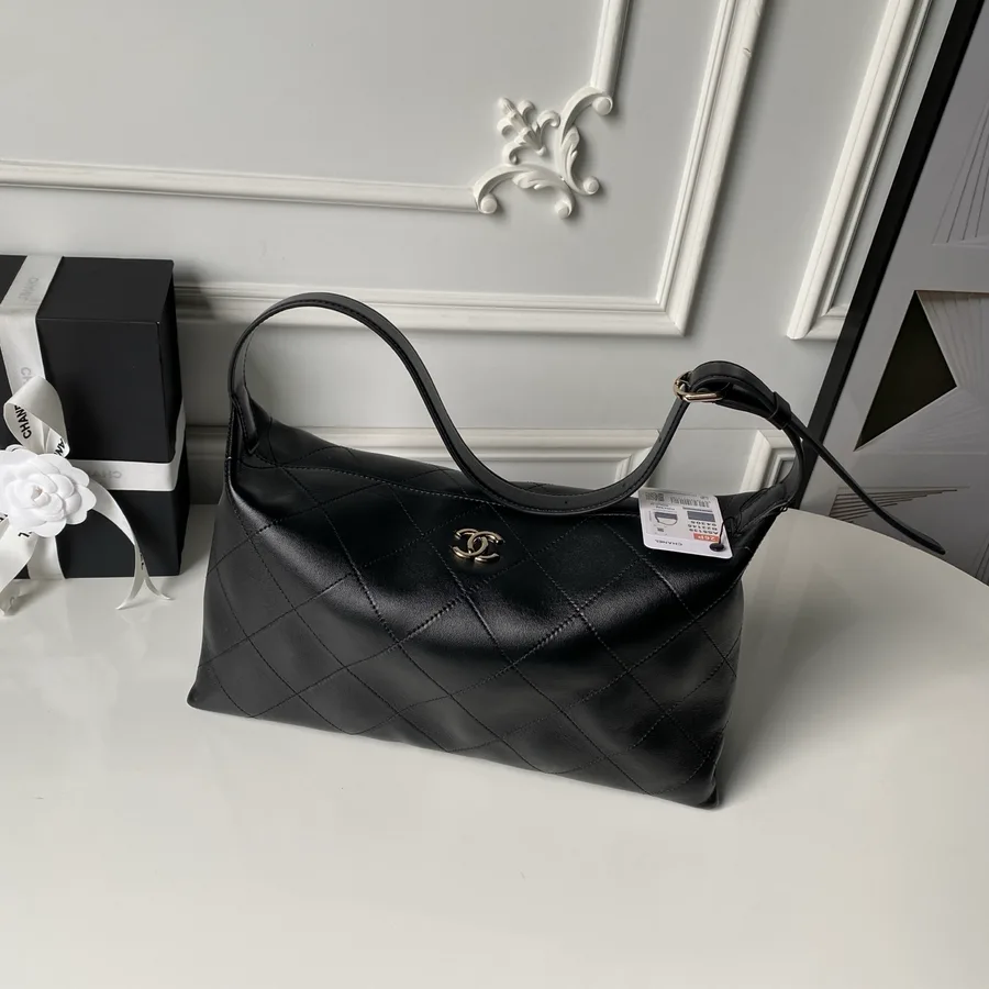 Chanel 26P Hobo Bag Gallery Highlights — catalog photo